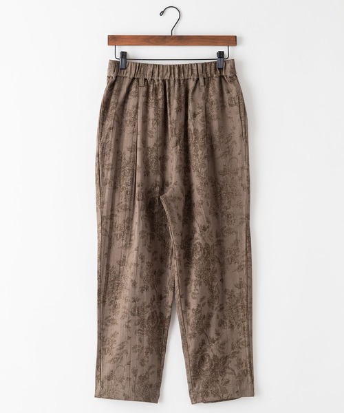 fort point（フォーポイント）の「【FORTPOINT/フォートポイント】大人が穿きたいワンランク上のアンティーク柄パンツ　ボタニカルプリント　タックパンツ（その他パンツ・レディース・マスタード/オリーブ/チャコールグレー・FREE）」の2枚目の写真