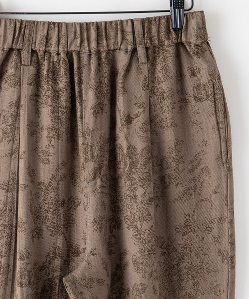 fort point（フォーポイント）の「【FORTPOINT/フォートポイント】大人が穿きたいワンランク上のアンティーク柄パンツ　ボタニカルプリント　タックパンツ（その他パンツ・レディース・マスタード/オリーブ/チャコールグレー・FREE）」の7枚目の写真