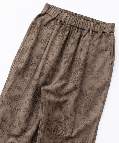 fort point（フォーポイント）の「【FORTPOINT/フォートポイント】大人が穿きたいワンランク上のアンティーク柄パンツ　ボタニカルプリント　タックパンツ（その他パンツ・レディース・マスタード/オリーブ/チャコールグレー・FREE）」の6枚目の写真