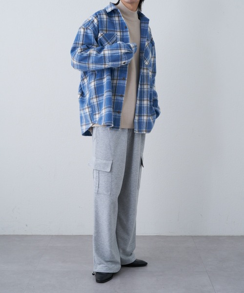 COLONY 2139（コロニートゥーワンスリーナイン）の「リサイクルポリハイネックニット（ニット/セーター・メンズ・アイボリー/グレイッシュベージュ/ブラック/バイオレット/ブルー・MEDIUM/LARGE）」の20枚目の写真