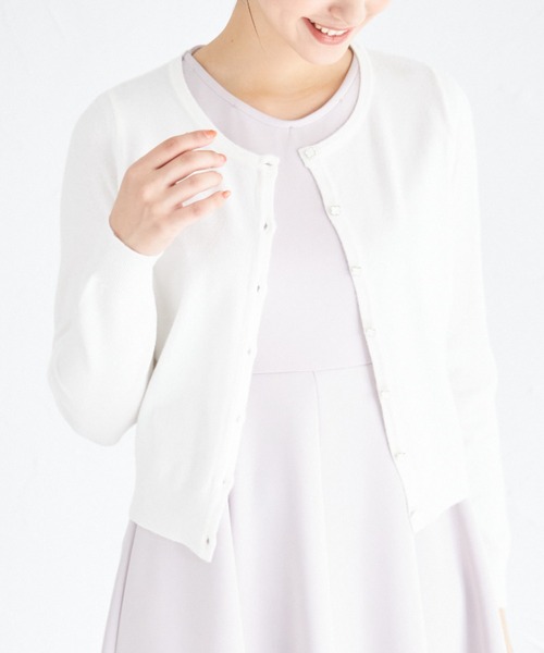 tocco closet(トッコ クローゼット)の「フラワーモチーフ釦シアバターニットカーディガン(カーディガン/ボレロ・レディース・アイボリー/ブラック/ピンクベージュ/ネイビー・M)」の1枚目の写真