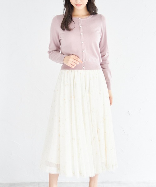 tocco closet(トッコ クローゼット)の「フラワーモチーフ釦シアバターニットカーディガン(カーディガン/ボレロ・レディース・アイボリー/ブラック/ピンクベージュ/ネイビー・M)」の17枚目の写真