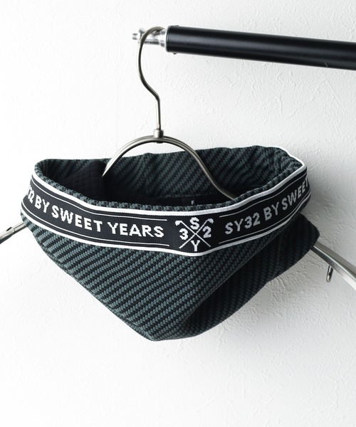 SY32 by SWEET YEARS（エスワイサーティトゥバイスィートイヤーズ）の「《SY32 by SWEET YEARS》TWILL QUARTER FACE NW（ネックウォーマー/スヌード・レディース・ホワイト/チャコールグレー・FREE）」の3枚目の写真