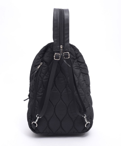 Arnold Palmer（アーノルドパーマー）の「キルト 2WAY パディング リュック（バックパック/リュック・レディース・ベージュ/ブラック・F）」の4枚目の写真