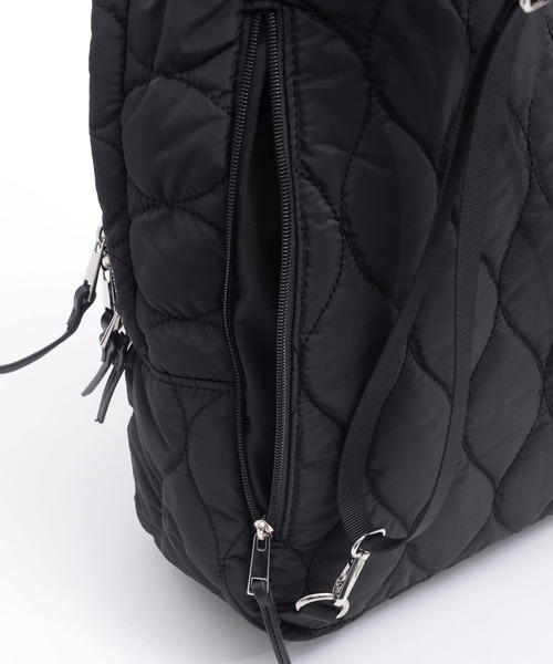 Arnold Palmer（アーノルドパーマー）の「キルト 2WAY パディング リュック（バックパック/リュック・レディース・ベージュ/ブラック・F）」の10枚目の写真