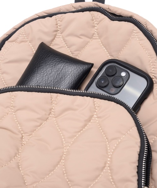 Arnold Palmer（アーノルドパーマー）の「キルト 2WAY パディング リュック（バックパック/リュック・レディース・ベージュ/ブラック・F）」の12枚目の写真