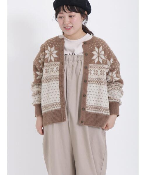 Samansa Mos2(サマンサ モスモス)の「【マシンウォッシャブル】雪柄ジャカード前後2WAYニット(カーディガン/ボレロ・レディース・パープル/ブラック/レッド/ミント/ブルー/ブラウン・F)」の3枚目の写真