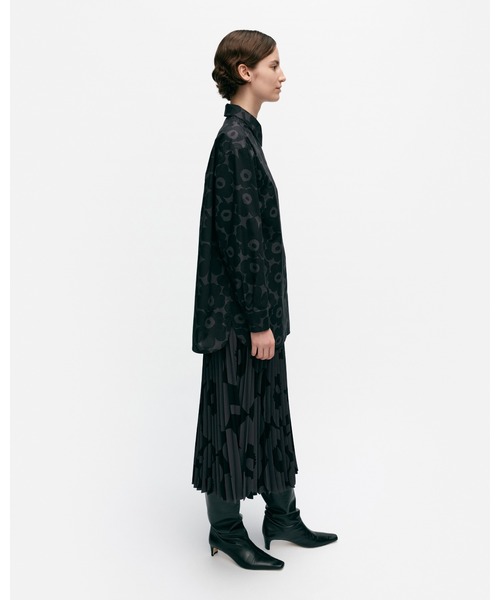 marimekko(マリメッコ)の「Mini Unikko / Ruoste cotton poplin shirt(シャツ/ブラウス・レディース・ブラック・40/38/36/34)」の2枚目の写真