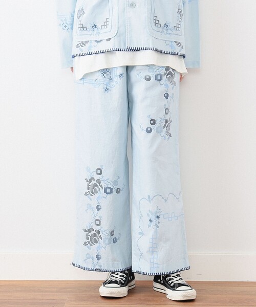 BEAMS BOY(ビームスボーイ)の「BEAMS BOY / ボーイ クロスステッチ プリント パンツ(その他パンツ・レディース・アイボリー/サックスブルー・FREE)」の18枚目の写真
