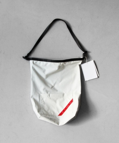 PHINGERIN（フィンガリン）の「PHINGERIN IMPROVISATION POCKET BAG（ショルダーバッグ・メンズ・ブラック/ライトグレー・F）」の2枚目の写真