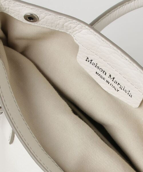 Maison Margiela（メゾンマルジェラ）の「Maison Margiela 5AC CLASSIQUE MICRO（ショルダーバッグ・レディース・ホワイト・FREE）」の5枚目の写真