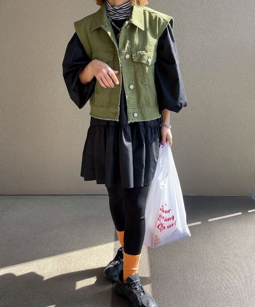 feepur by saya（フェピュールバイサヤ）の「フリンジデニムベスト（ベスト・レディース・ブラック/グレー/カーキ/ブルー/ネイビー・MEDIUM）」の16枚目の写真