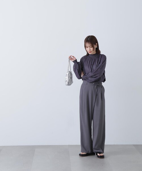 N.（N. Natural Beauty Basic）（エヌエヌナチュラルビューティーベーシック）の「◆箔ドットシャーリングブラウス（シャツ/ブラウス・レディース・ブラック系その他/ホワイト系その他・MEDIUM）」の6枚目の写真