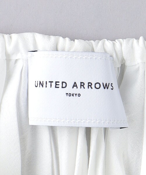 UNITED ARROWS（ユナイテッドアローズ）の「ランダムプリーツ マキシスカート WHITE（スカート・レディース・ホワイト・36/38）」の9枚目の写真