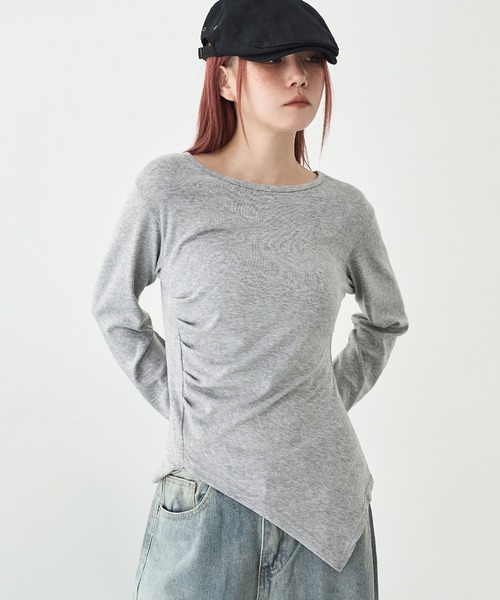 UNE MANSION（ユヌマンション）の「【UNE ORIGINAL】アンバランススリットサイドシャーリングインナーカットソー（Tシャツ/カットソー・レディース・アイボリー/ブラック/グレー/ベージュ/ホワイト/バーガンディー/チャコール/ピンク・FREE）」の5枚目の写真