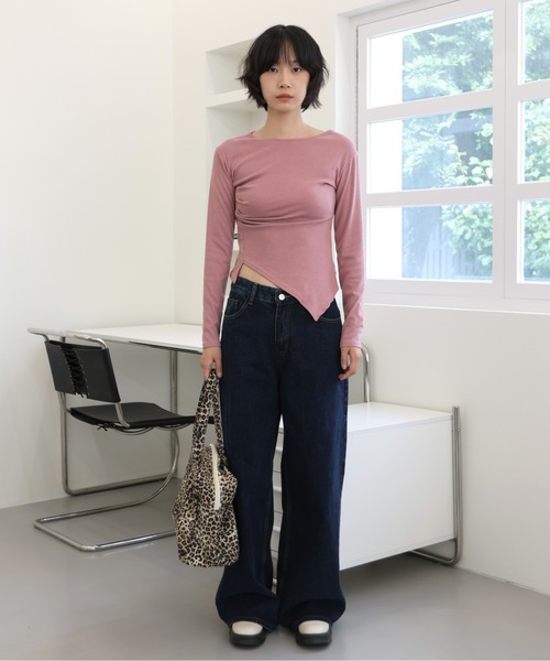 UNE MANSION（ユヌマンション）の「【UNE ORIGINAL】アンバランススリットサイドシャーリングインナーカットソー（Tシャツ/カットソー・レディース・アイボリー/ブラック/グレー/ベージュ/ホワイト/バーガンディー/チャコール/ピンク・FREE）」の19枚目の写真