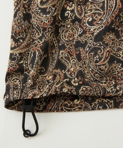 WHITE MOUNTAINEERING(ホワイトマウンテニアリング)の「PAISLEY SATIN COACH JACKET(その他アウター・メンズ・ホワイト/ブラック・2)」の3枚目の写真
