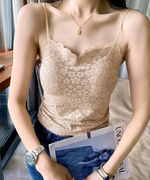 Lace Ladies(レースレディース)の「フラワー レース スカラップ カップ付き クロップド キャミソール(キャミソール・レディース・ブラック/アイボリー/ブラウン/ベージュ・FREE)」の1枚目の写真
