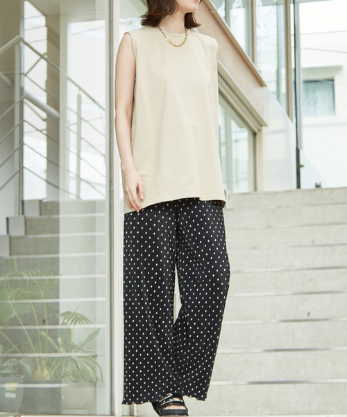 abahouse mavie(アバハウスマヴィ)の「【ロングセラー】クリスタルプリーツイージーパンツ(その他パンツ・レディース・ブラック/グレー/アイボリー/セージグリーン/ブラック系その他/ドット/ホワイト系その他/ブラック系その他2・フリー)」の10枚目の写真