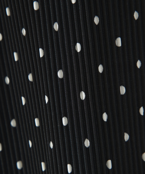 abahouse mavie(アバハウスマヴィ)の「【ロングセラー】クリスタルプリーツイージーパンツ(その他パンツ・レディース・ブラック/グレー/アイボリー/セージグリーン/ブラック系その他/ドット/ホワイト系その他/ブラック系その他2・フリー)」の12枚目の写真
