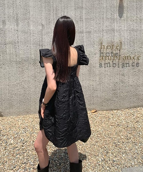 gossip!ロサンゼルス(ゴシップロサンゼルス)の「ラッフルショルダ-ワンピース(シャツ/ブラウス・レディース・ブラック/ホワイト・FREE)」の19枚目の写真
