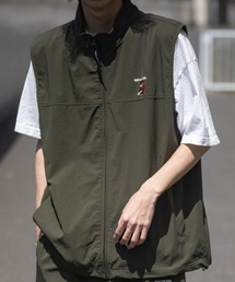 Red Cap Girl（レッドキャプガール）の「【a-r】〔Red Cap Girl/レッドキャップガール〕ナイロンタスラン ガール刺繍 ジップアップベスト（ベスト）」