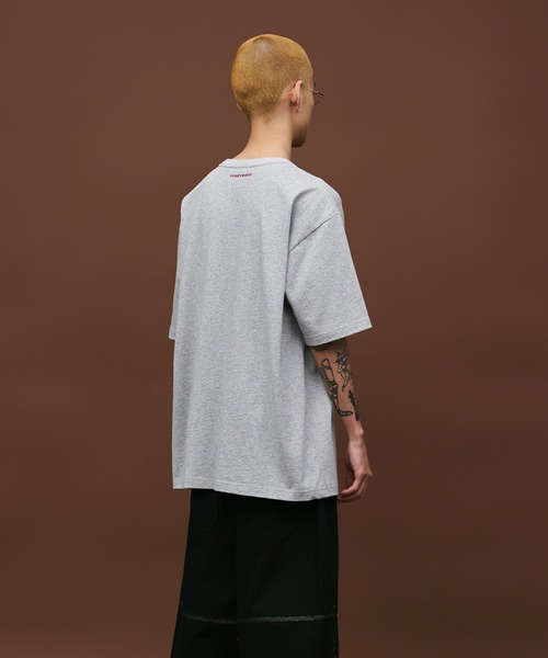 YESEYESEE(イエスアイシー)の「yeseyesee/イエスアイシー Y.E.S Sparkle Tee Tシャツ(Tシャツ/カットソー・メンズ・グレー/チャコールグレー/ネイビー・M/L/XL)」の19枚目の写真