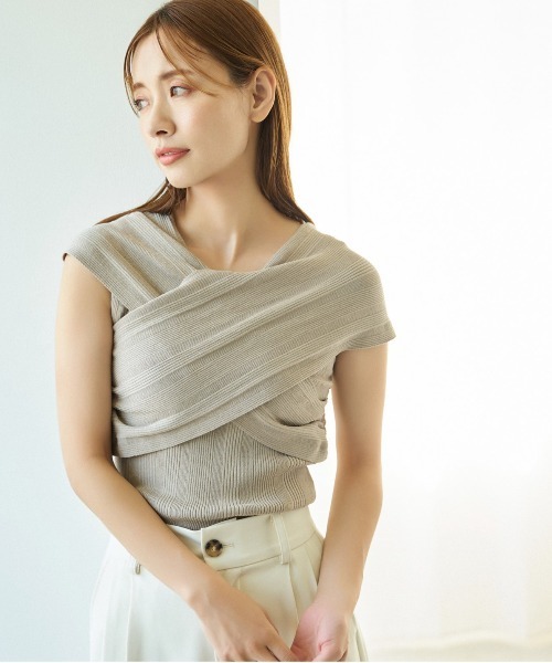 mysty woman(ミスティウーマン)の「カシュクールデザインニットプルオーバー 128891(ニット/セーター・レディース・ブラック/グレイッシュベージュ/オフホワイト・FREE)」の3枚目の写真