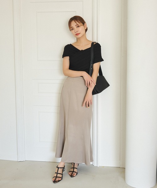 mysty woman(ミスティウーマン)の「カシュクールデザインニットプルオーバー 128891(ニット/セーター・レディース・ブラック/グレイッシュベージュ/オフホワイト・FREE)」の10枚目の写真