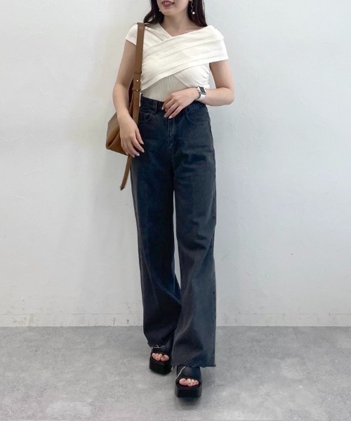 mysty woman(ミスティウーマン)の「カシュクールデザインニットプルオーバー 128891(ニット/セーター・レディース・ブラック/グレイッシュベージュ/オフホワイト・FREE)」の20枚目の写真