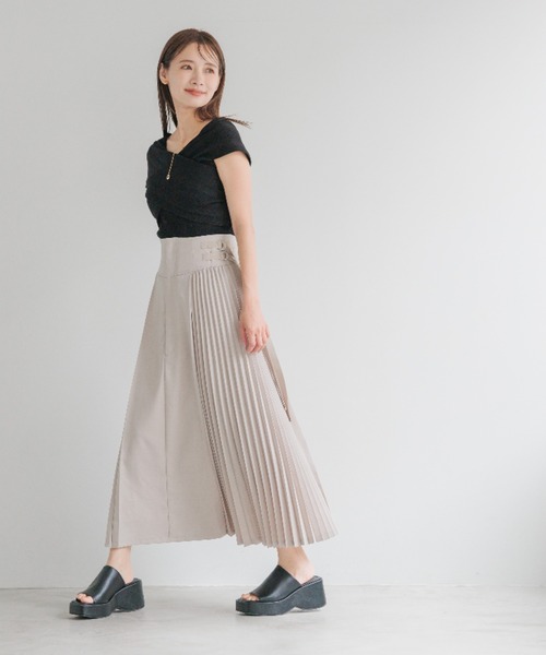 mysty woman(ミスティウーマン)の「カシュクールデザインニットプルオーバー 128891(ニット/セーター・レディース・ブラック/グレイッシュベージュ/オフホワイト・FREE)」の17枚目の写真