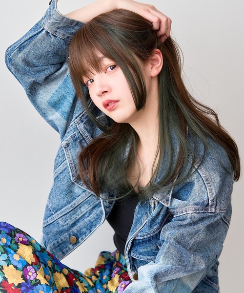 LINEASTORIA（リネアストリア）の「【フルウィッグ・ミディアム】アンソルミディ（ウィッグ・レディース・ブラック×レッド/レッド系/アッシュブラウン/ブラウン/ダークブラウン/グリーン系・FREE）」の5枚目の写真