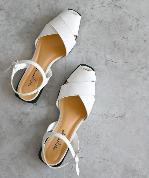 chocolates(チョコラテス)の「ローヒール カジュアルグルカサンダル【日本製】(サンダル・レディース・ブラック/アイボリー/グレー・M/S/LL/L)」の2枚目の写真