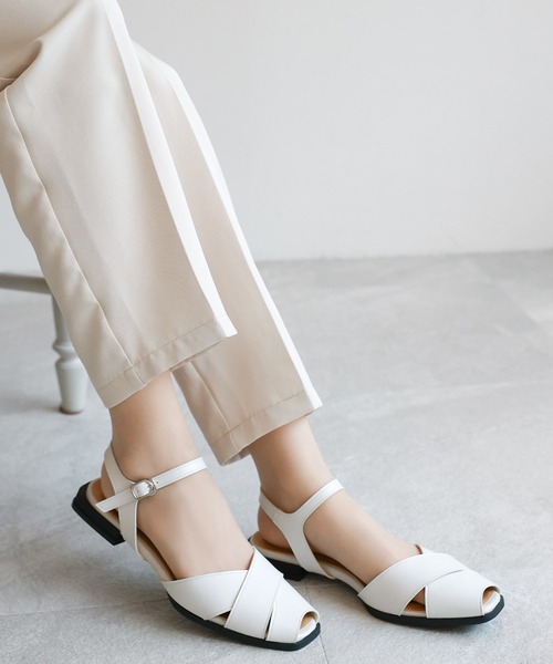 chocolates(チョコラテス)の「ローヒール カジュアルグルカサンダル【日本製】(サンダル・レディース・ブラック/アイボリー/グレー・M/S/LL/L)」の7枚目の写真