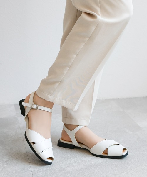 chocolates(チョコラテス)の「ローヒール カジュアルグルカサンダル【日本製】(サンダル・レディース・ブラック/アイボリー/グレー・M/S/LL/L)」の8枚目の写真