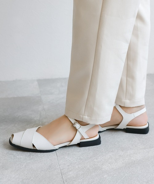 chocolates(チョコラテス)の「ローヒール カジュアルグルカサンダル【日本製】(サンダル・レディース・ブラック/アイボリー/グレー・M/S/LL/L)」の11枚目の写真