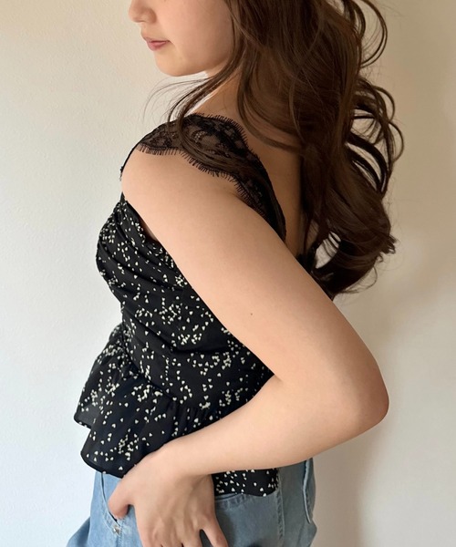 DEICY（デイシー）の「レースギャザーキャミソール（キャミソール・レディース・ブラック/アイボリー・FREE）」の6枚目の写真