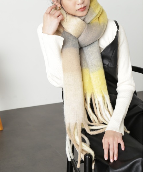 FREE'S MART（フリーズマート）の「◇大柄チェックストール（マフラー・レディース・ブラック系その他/ブラウン系その他/イエロー系その他/ブルー系その他・ﾌﾘ-）」の12枚目の写真