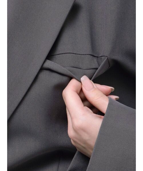 LAGUNAMOON(ラグナムーン)の「ウエストシェイプフォルムジャケット(テーラードジャケット・レディース・ライトグレー/チャコールグレー・FREE)」の12枚目の写真