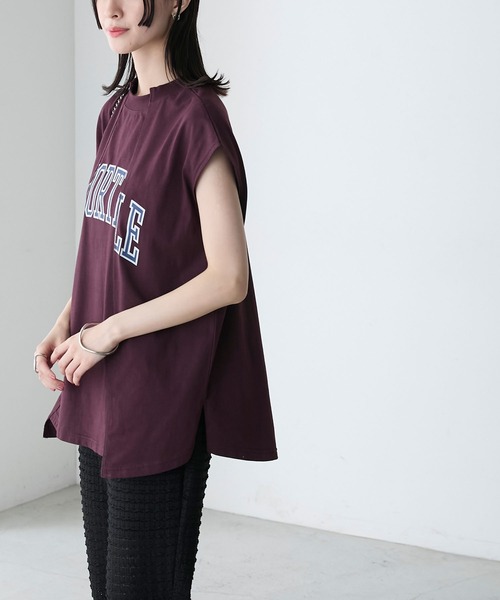 forksy.(フォルクシー)の「【forksy.】リメイク風カレッジロゴオーバーサイズノースリーブTシャツ(Tシャツ/カットソー・レディース・オフホワイト/ネイビー/バーガンディー・FREE)」の22枚目の写真