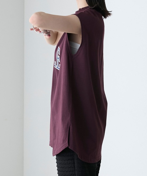 forksy.(フォルクシー)の「【forksy.】リメイク風カレッジロゴオーバーサイズノースリーブTシャツ(Tシャツ/カットソー・レディース・オフホワイト/ネイビー/バーガンディー・FREE)」の11枚目の写真