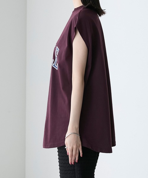 forksy.(フォルクシー)の「【forksy.】リメイク風カレッジロゴオーバーサイズノースリーブTシャツ(Tシャツ/カットソー・レディース・オフホワイト/ネイビー/バーガンディー・FREE)」の12枚目の写真