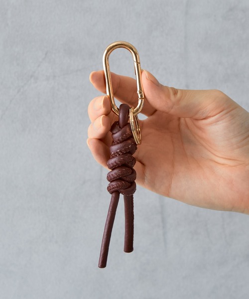 Actually（アクチュアリー）の「本革screwish key charm キーチャーム（キーケース/キーアクセサリー・レディース・グリーン/イエロー/ネイビー/ボルドー・0/フリー）」の13枚目の写真