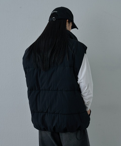 COLONY 2139（コロニートゥーワンスリーナイン）の「ナイロンワッシャ―中綿ベスト（ダウンベスト・メンズ・ホワイト/ブラック・MEDIUM/LARGE/X-LARGE）」の5枚目の写真