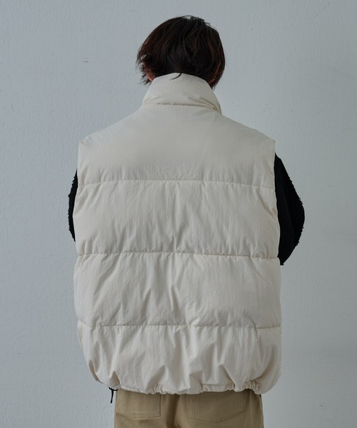 COLONY 2139（コロニートゥーワンスリーナイン）の「ナイロンワッシャ―中綿ベスト（ダウンベスト・メンズ・ホワイト/ブラック・MEDIUM/LARGE/X-LARGE）」の8枚目の写真