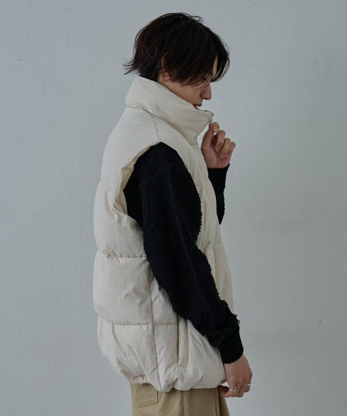 COLONY 2139（コロニートゥーワンスリーナイン）の「ナイロンワッシャ―中綿ベスト（ダウンベスト・メンズ・ホワイト/ブラック・MEDIUM/LARGE/X-LARGE）」の9枚目の写真