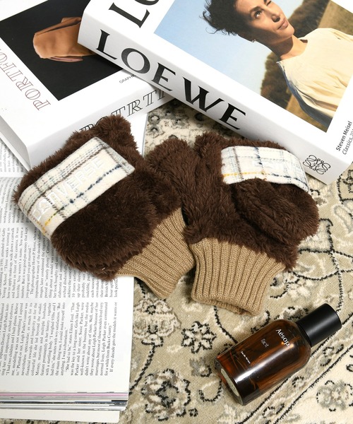 CONVERSE（コンバース）の「CONVERSE boa gloves with plaid fleece band/ボアグローブ/指ぬき/手袋/コンバース（手袋・レディース・グレー/オフホワイト/ブラウン・FREE）」の3枚目の写真