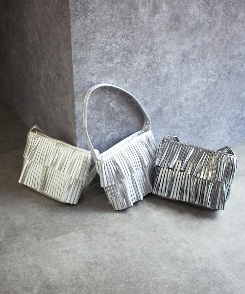 nissen(ニッセン)の「polka polka(ポルカポルカ)シャイニープリーツワンハンドルバッグ(トートバッグ・レディース・ブラック/シルバー/アイボリー・FREE)」の4枚目の写真