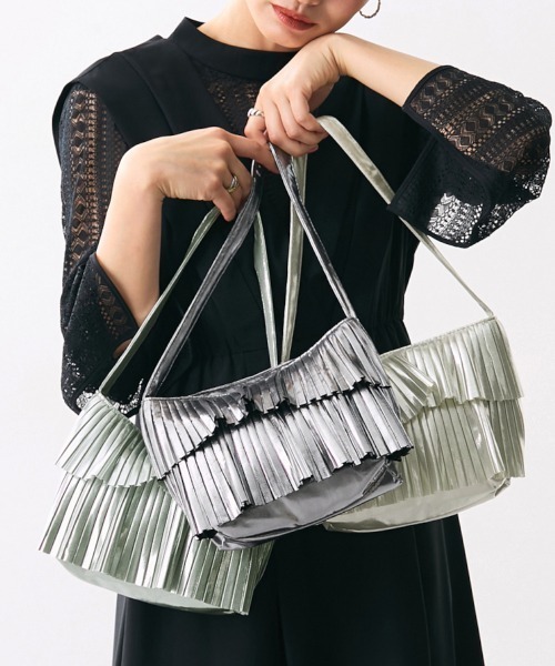 nissen(ニッセン)の「polka polka(ポルカポルカ)シャイニープリーツワンハンドルバッグ(トートバッグ・レディース・ブラック/シルバー/アイボリー・FREE)」の9枚目の写真