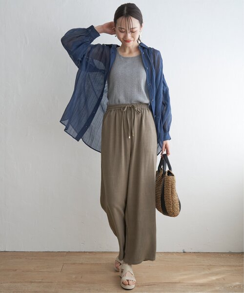 ikka（イッカ）の「バックシャーリングシアーシャツ（シャツ/ブラウス・レディース・ライトベージュ/チャコールグレー/ブルー・M/L/S）」の7枚目の写真